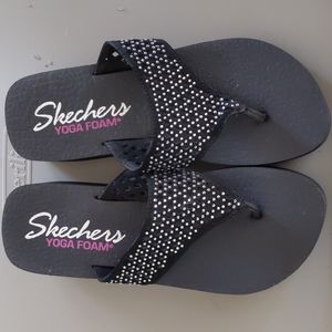 Sketchers Yoga Foam flip flops